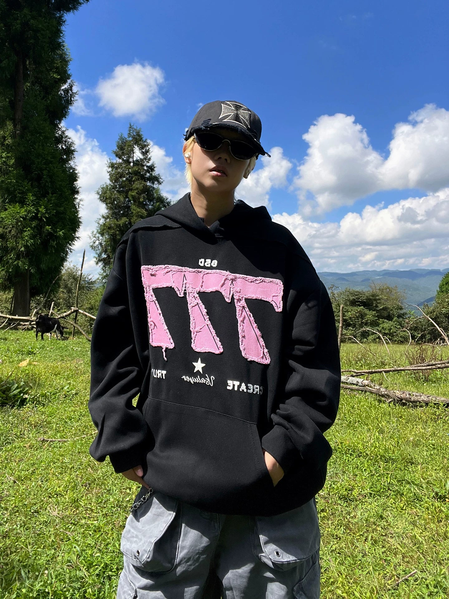 Frontier Bar Oversize Hoodie