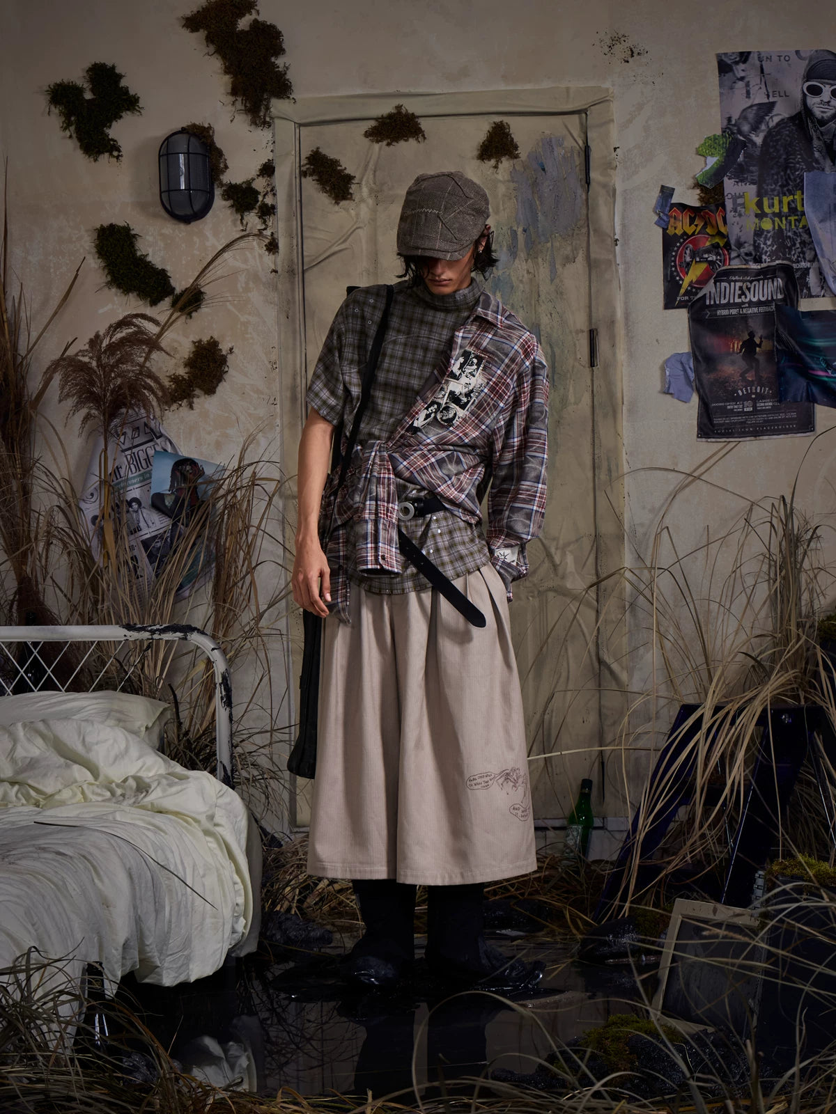 Language Blade Pleated Cropped Trousers - khaki styled look