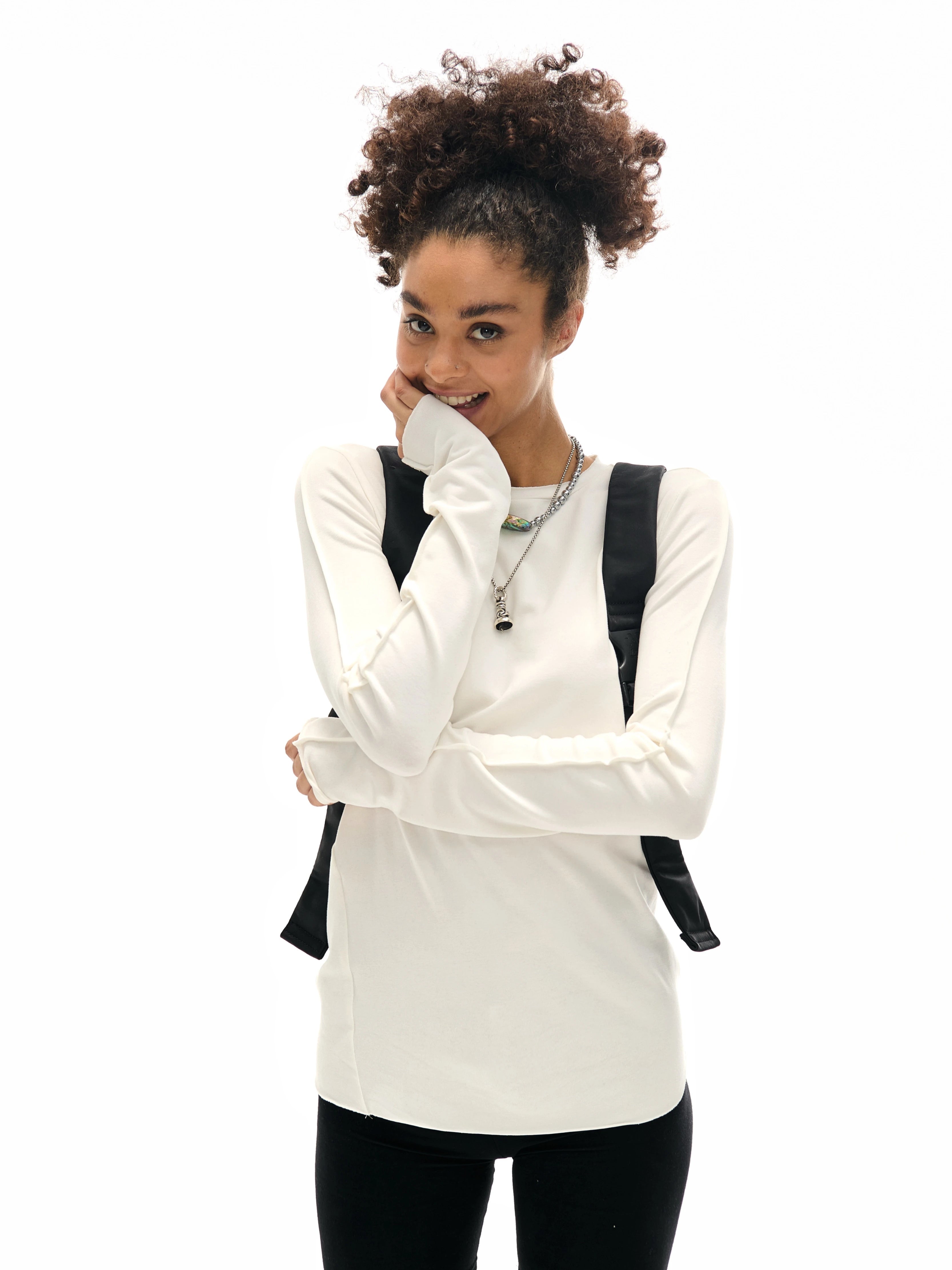 Camiseta de manga larga de ajuste delgado de cuello redondo