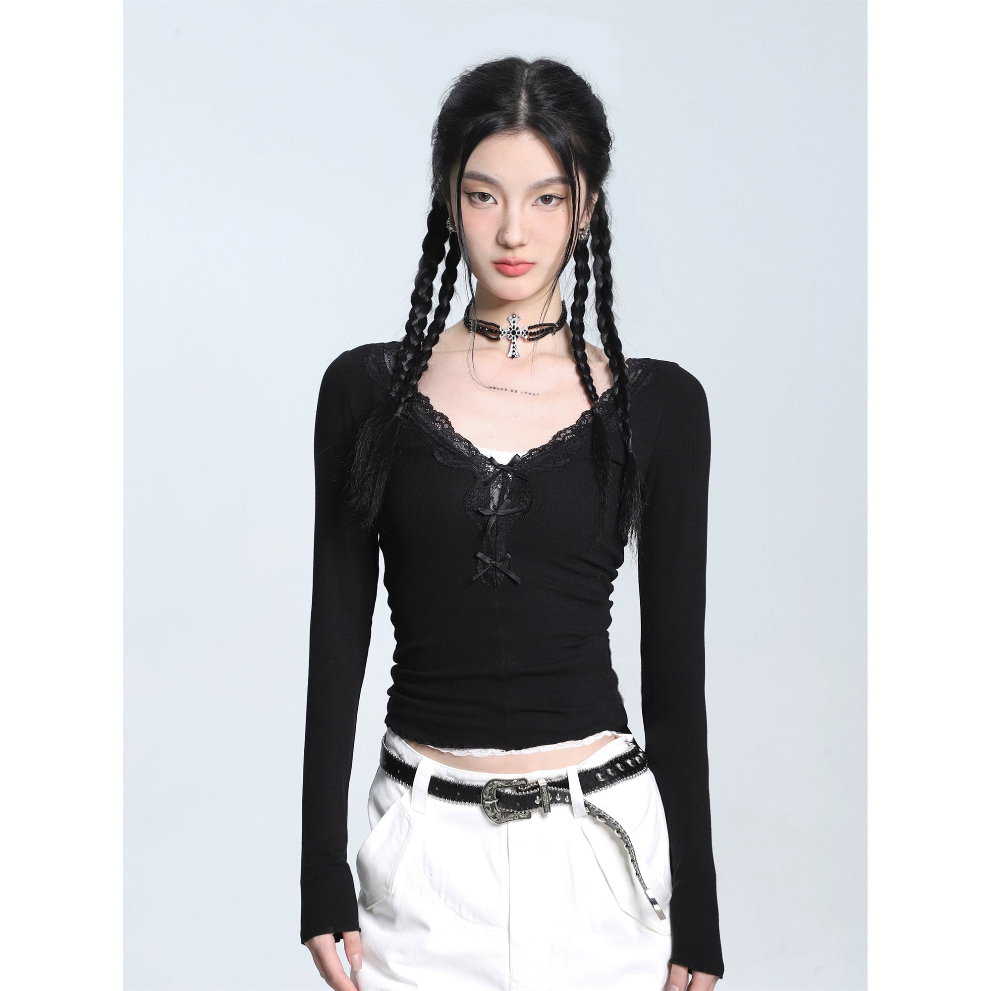 리본 레이스 트림 V넥 롱슬리브 니트 스웨터