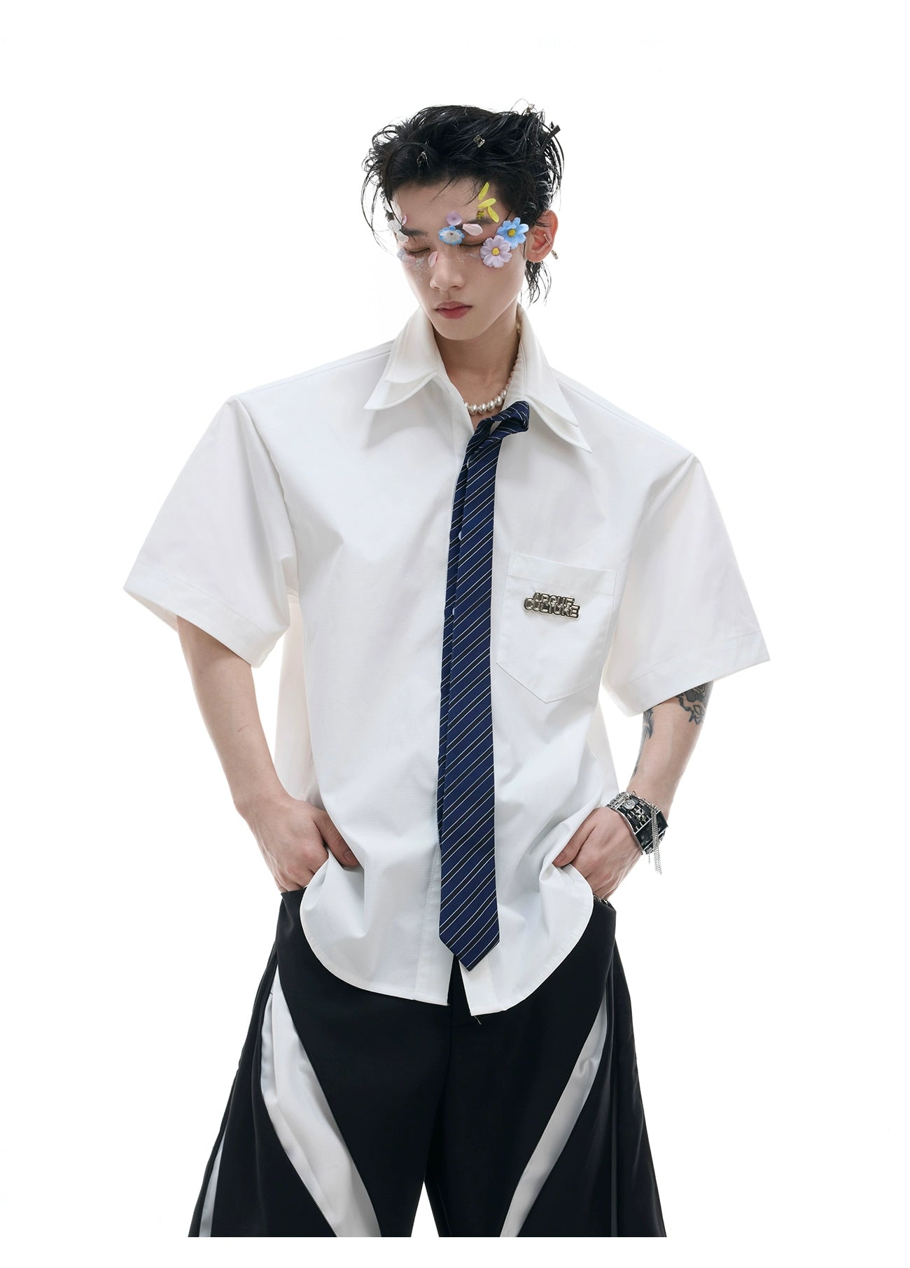 White Short Sleeve Shirt With Tie
