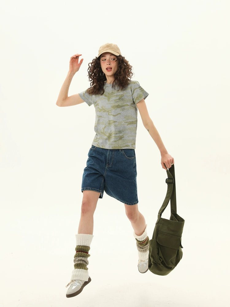 Cropped Slim Camo Print Tee