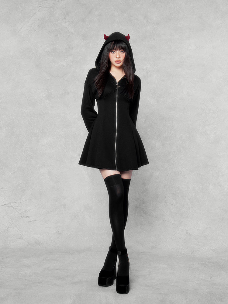 Vestido de sudadera con capucha del ala de diablo