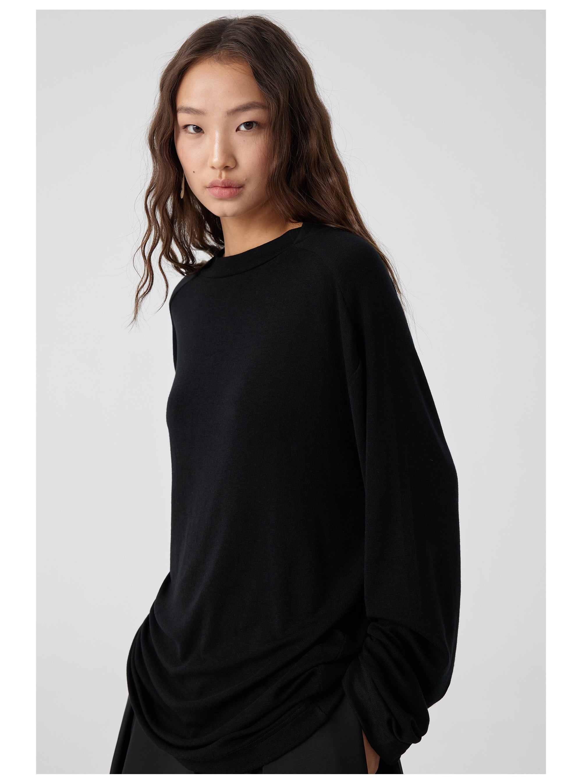 스트레이트넥 티셔츠