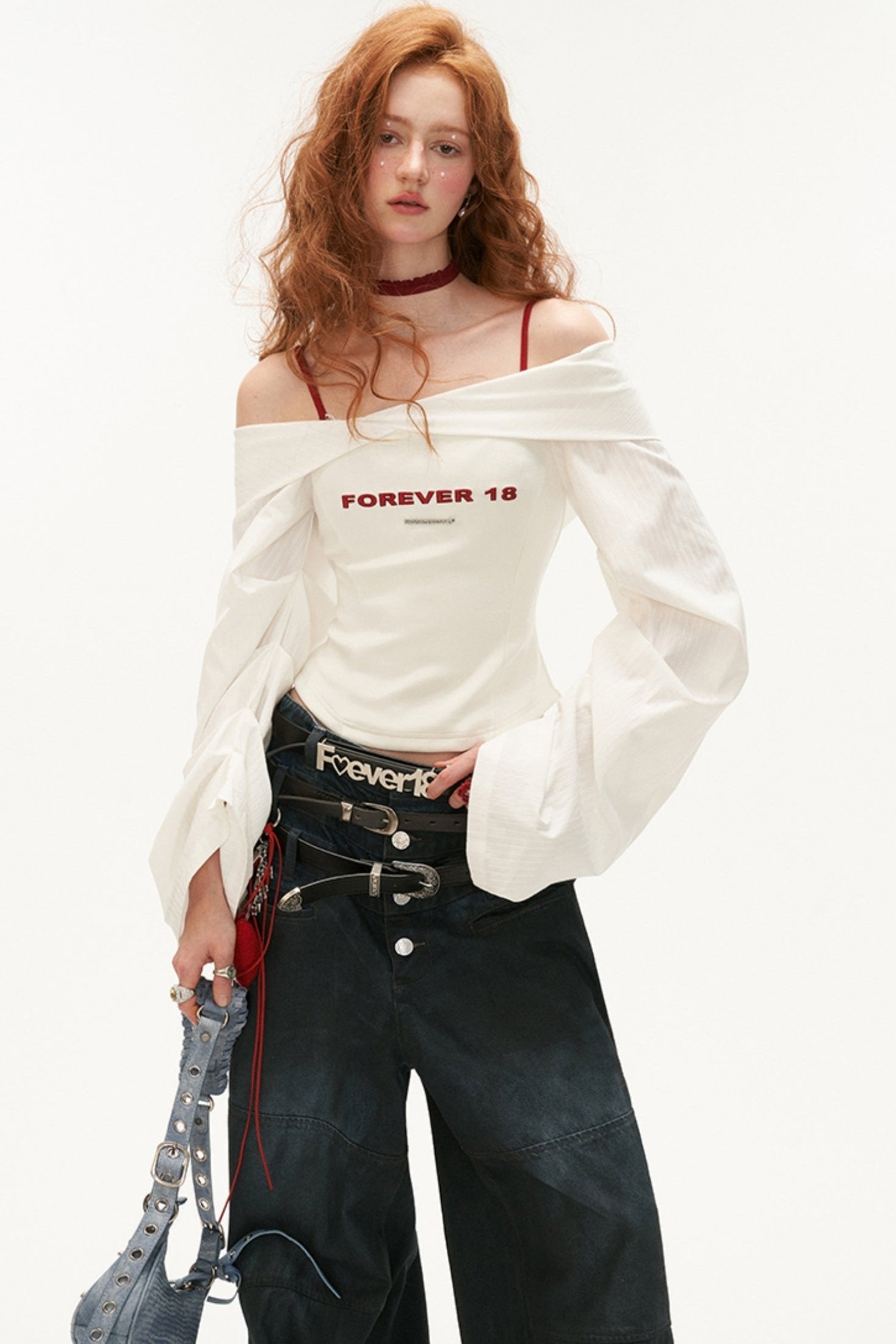 Camisa de la manga de la campana de hombro.