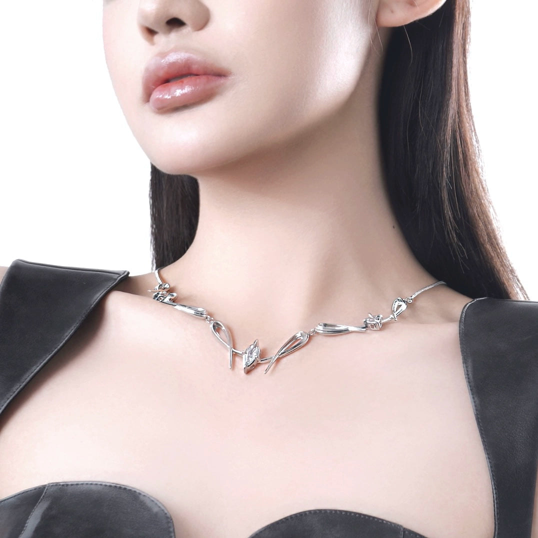 Collar de cristal de hoja de plata