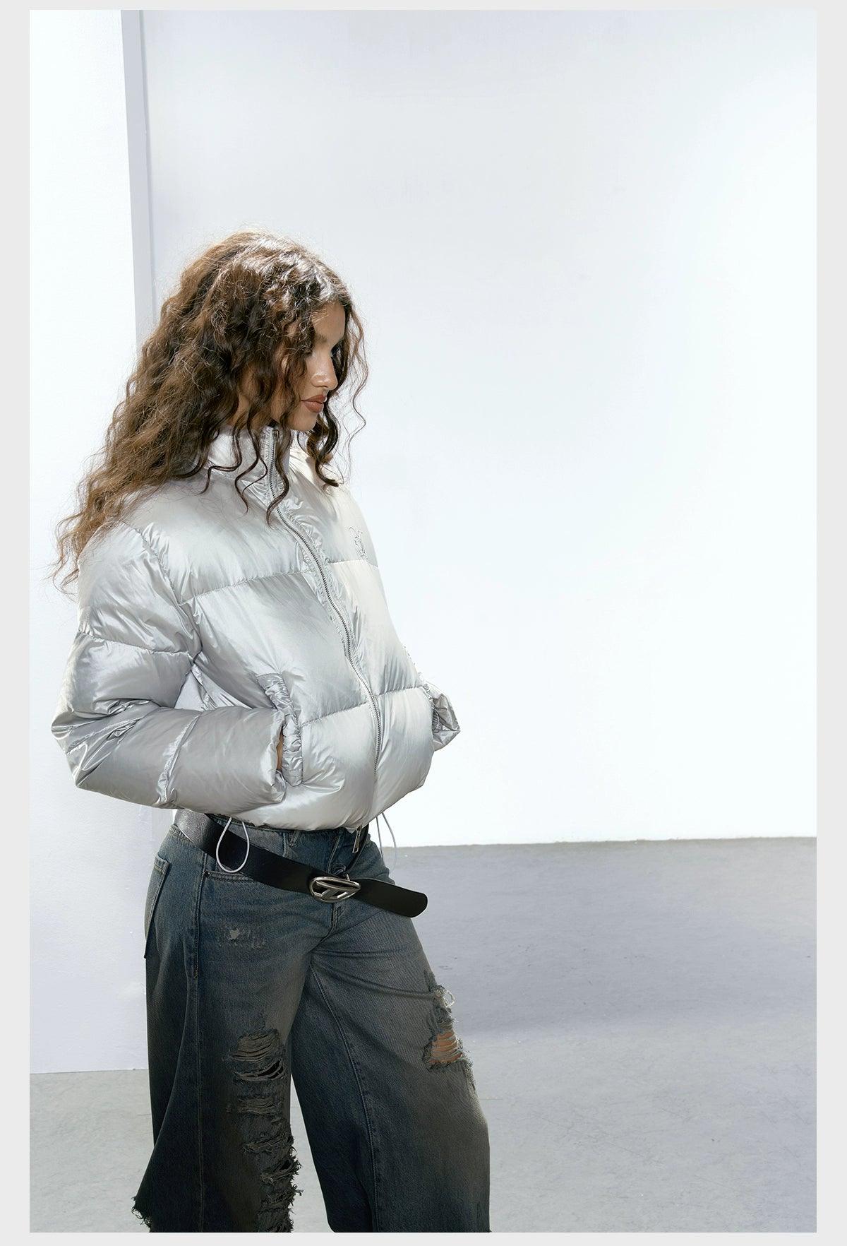 Golpe de chaqueta hinchadora recortada para mujer Pose - Pastel acolchado con cremallera con cremallera y bolsillos Ruchados