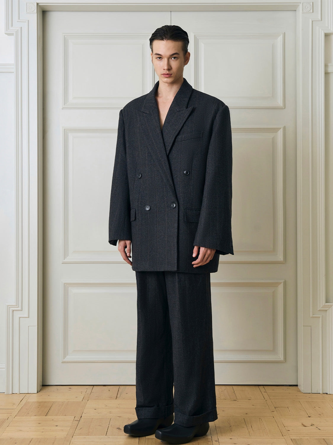 セットアップ lownn double breasted herringbone set up Oversized Charcoal Double-Breasted Suit and Wide-Leg Trouse | Chiclara