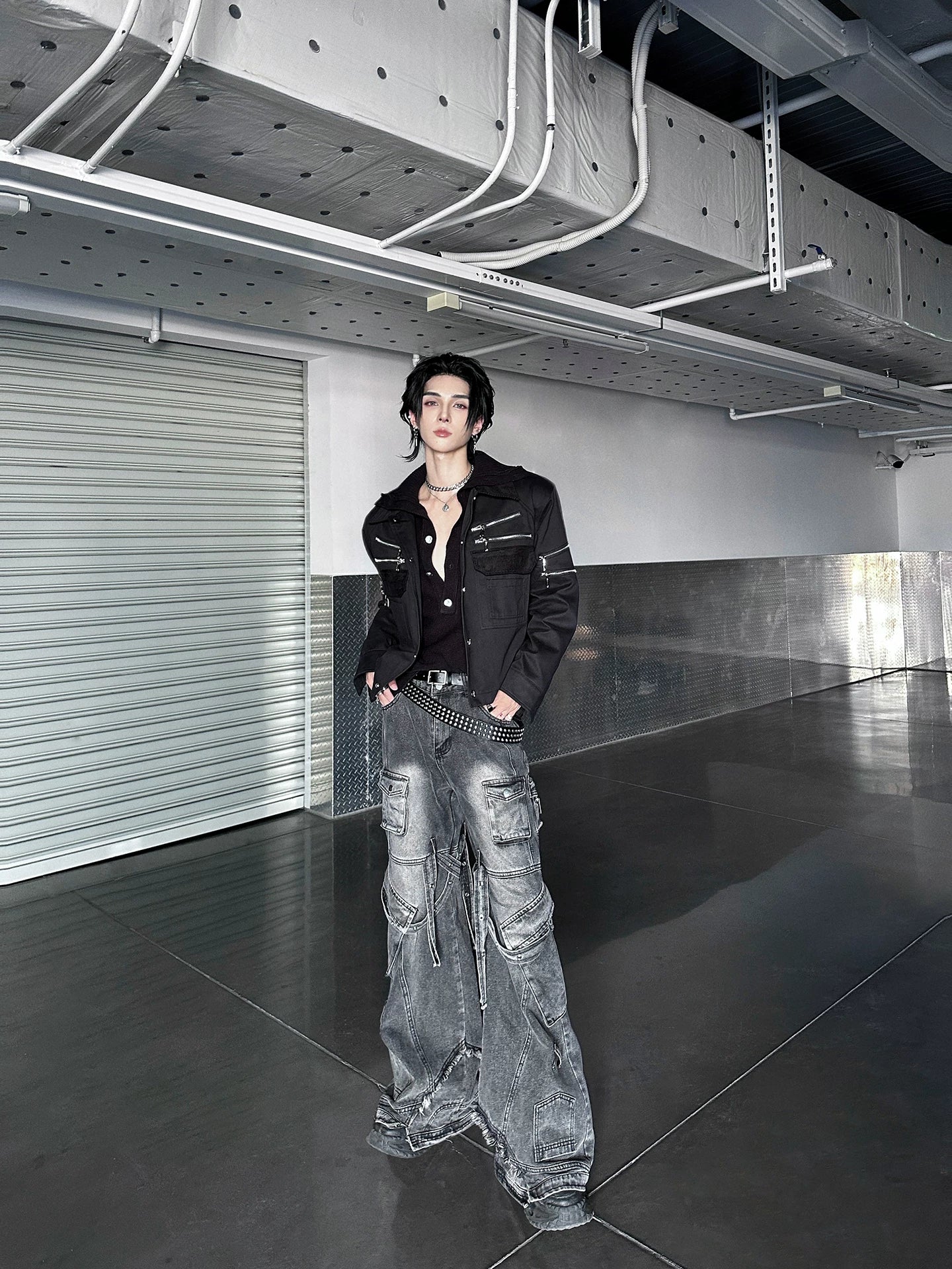 Grayscale Ruin Strapped-Cargo Flares