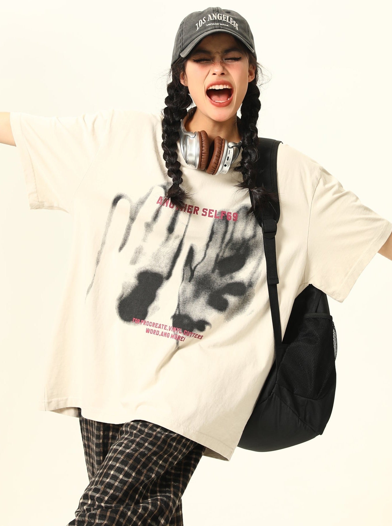 Tee gráfico de selfie de estampado de sombra