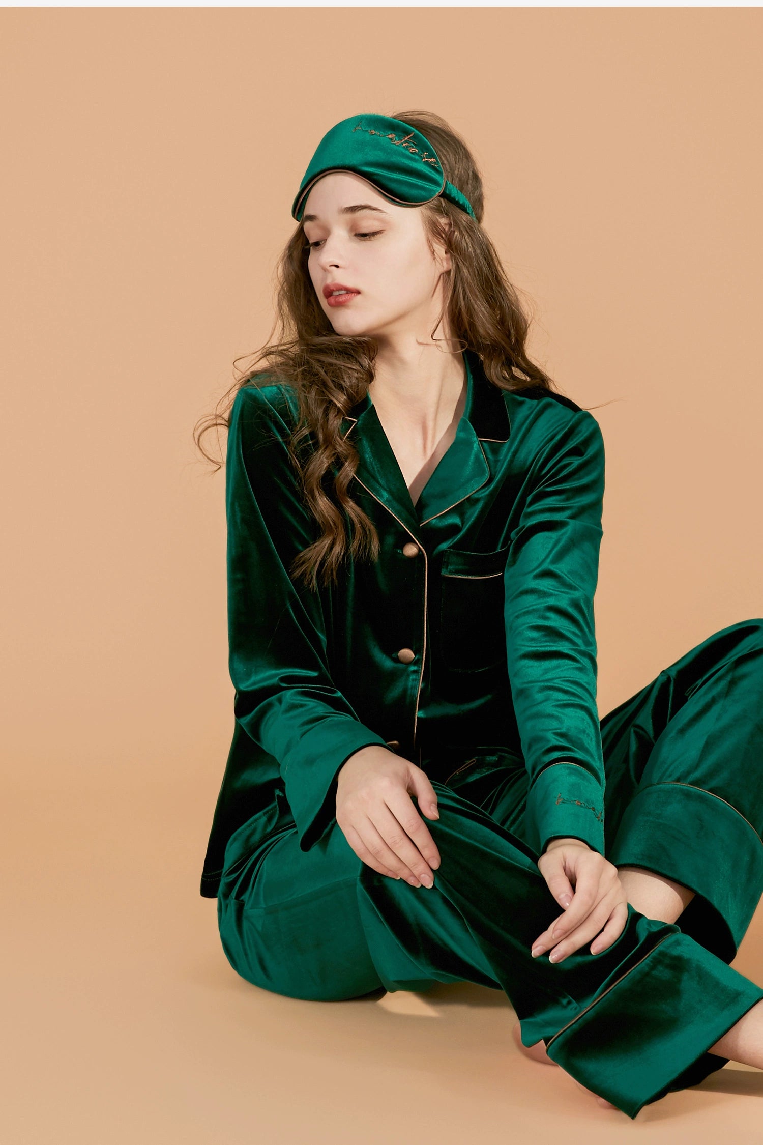 Thickened Velvet Long-Sleeve Loungewear Set - chiclara