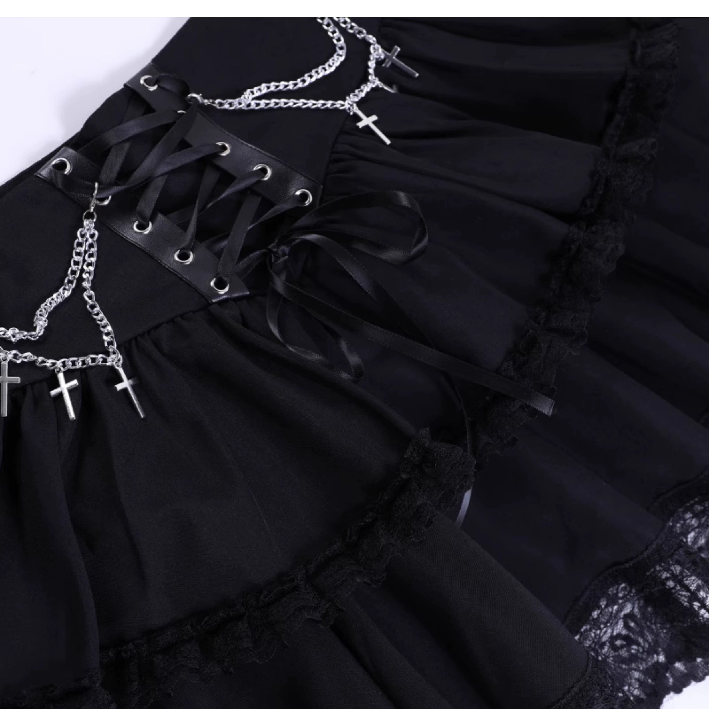 Wannathis Gothic Lolita Mini Jupe - Rouffle noire à la taille à lacets et chaînes transversales