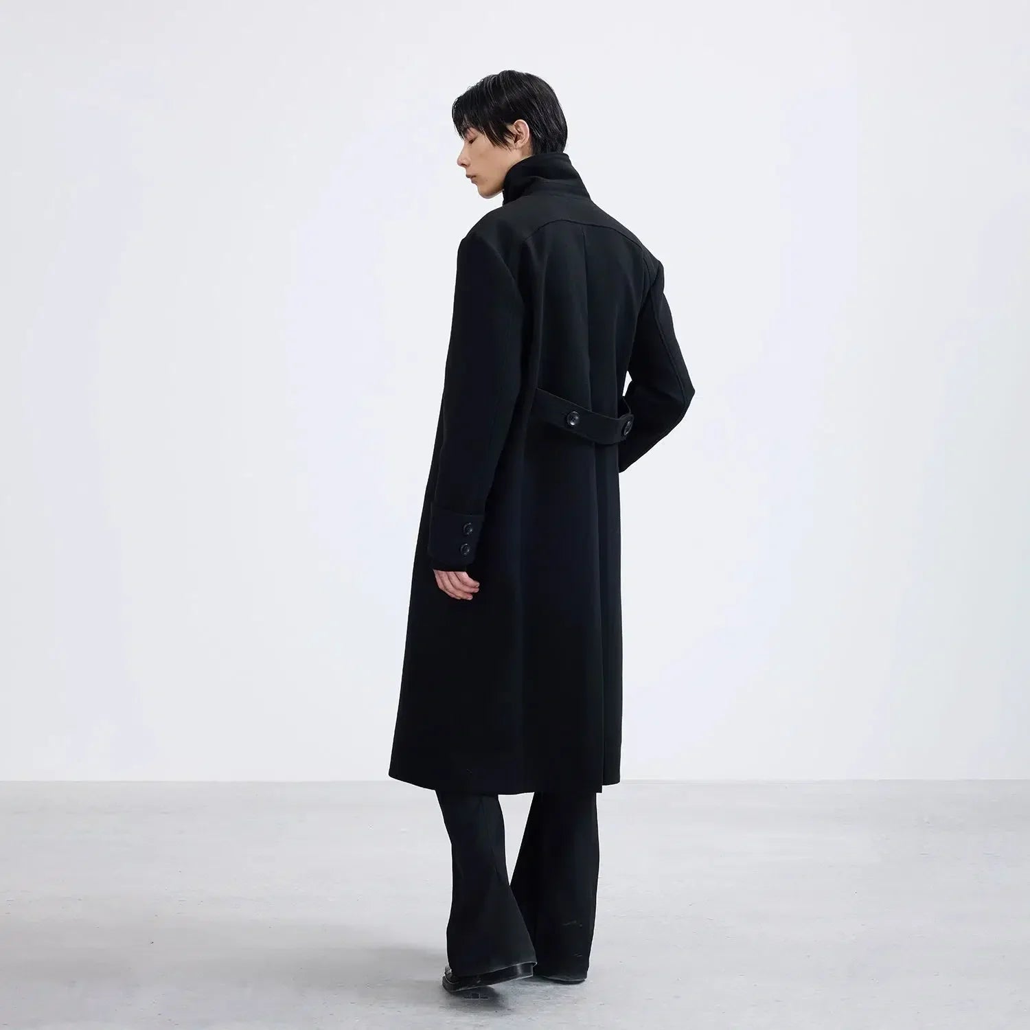 Sleek Buttoned Wool Overcoat - chiclara