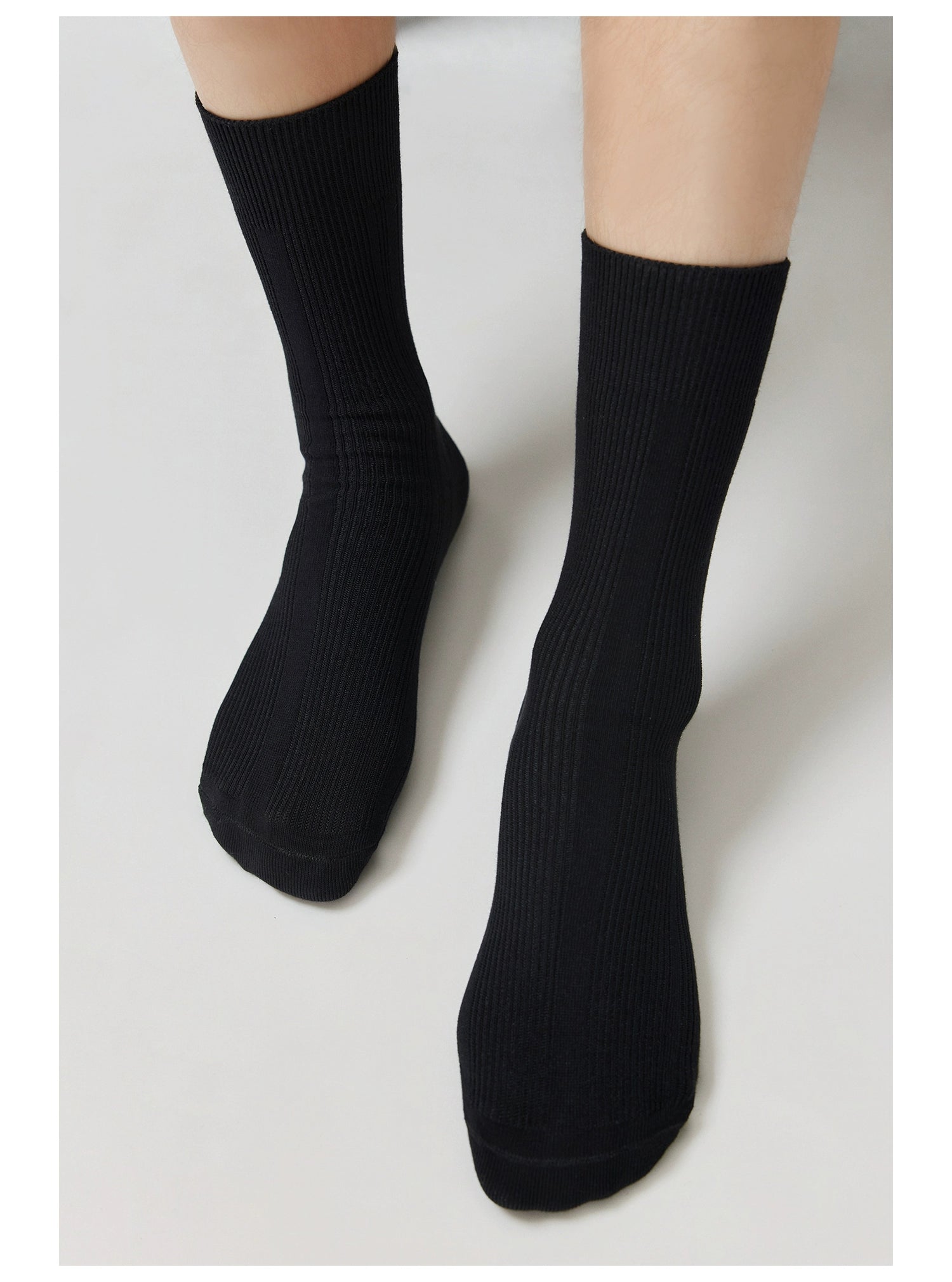 Ribbed Structured Crew Socks