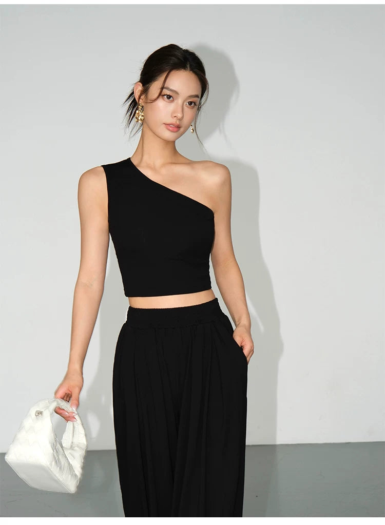 Asymmetry Chic One‑Shoulder Crop Top