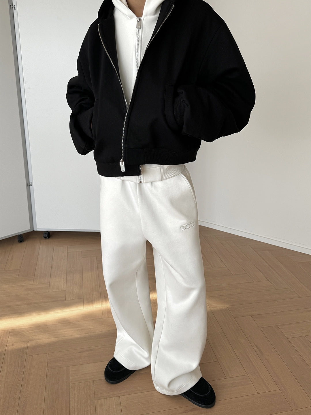 Low-Waist Wide-Leg Sweatpants with Elastic Waistband