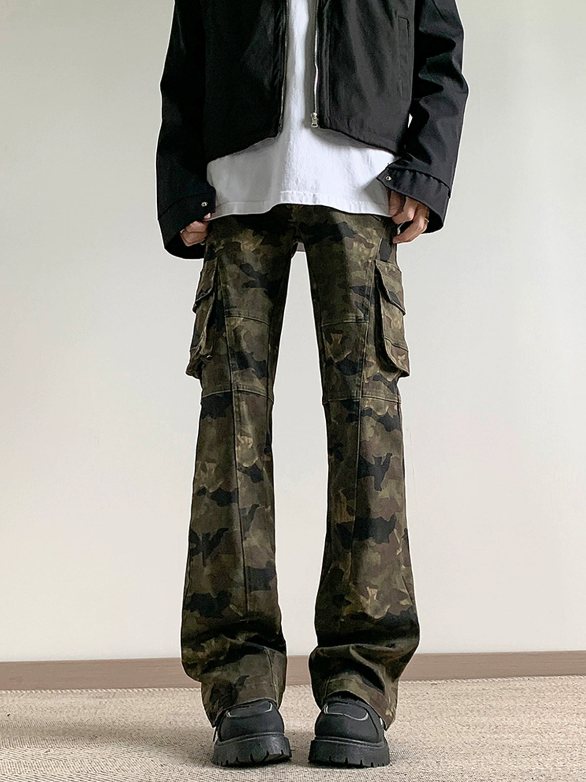 Wide-Leg Camo Cargo Pants with Side Pockets