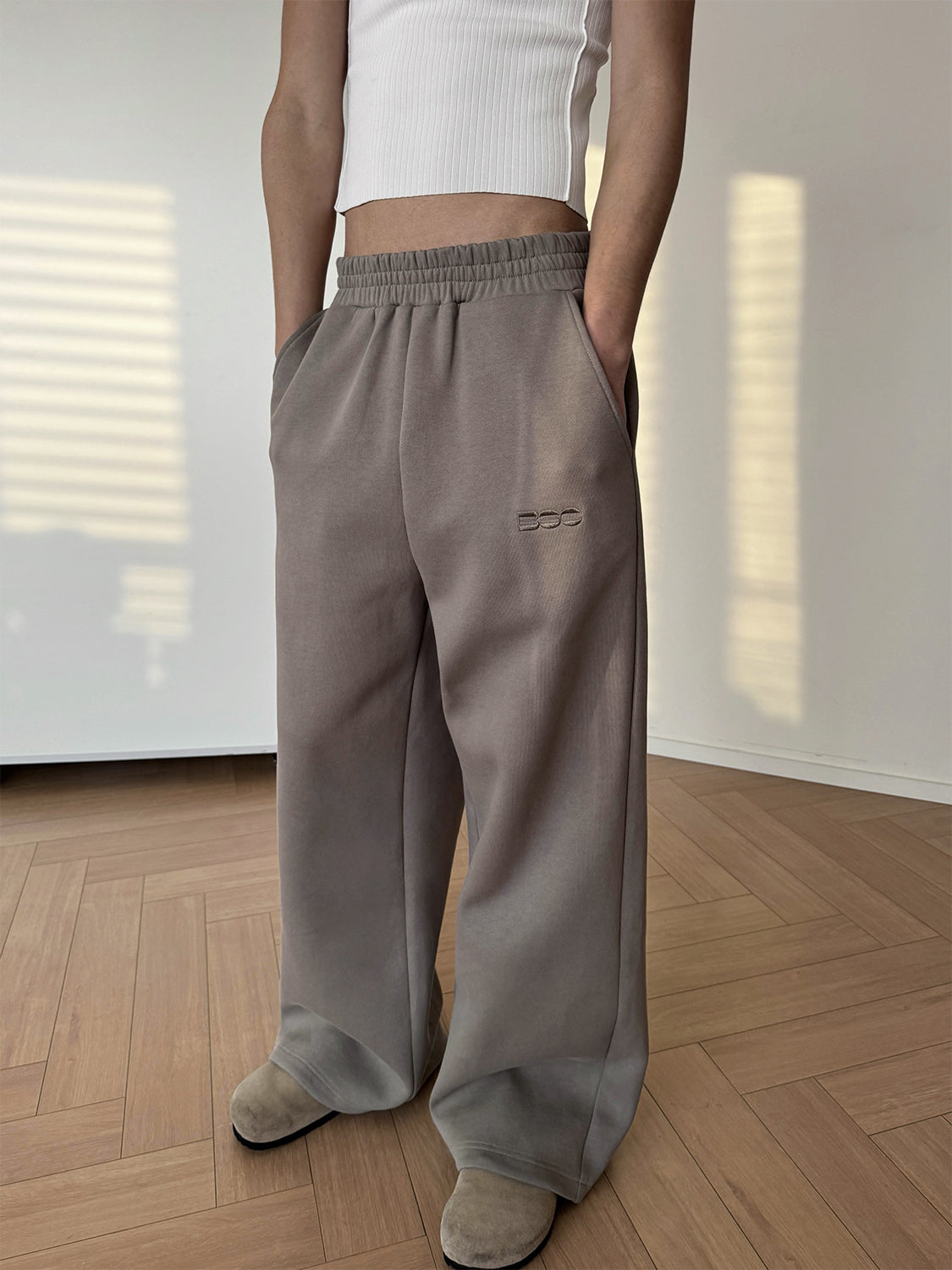 Low-Waist Wide-Leg Sweatpants with Elastic Waistband
