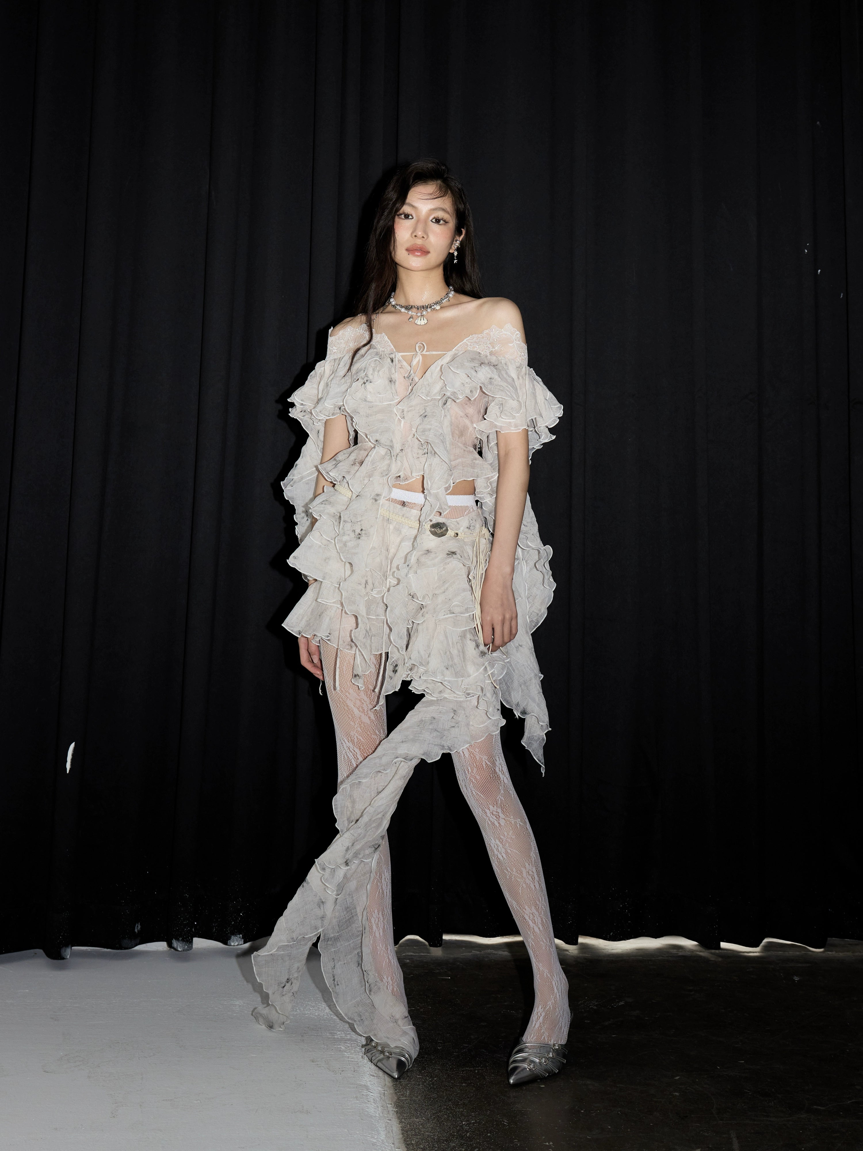 Asymmetrical Tiered Lace Ruffle Shirt in White