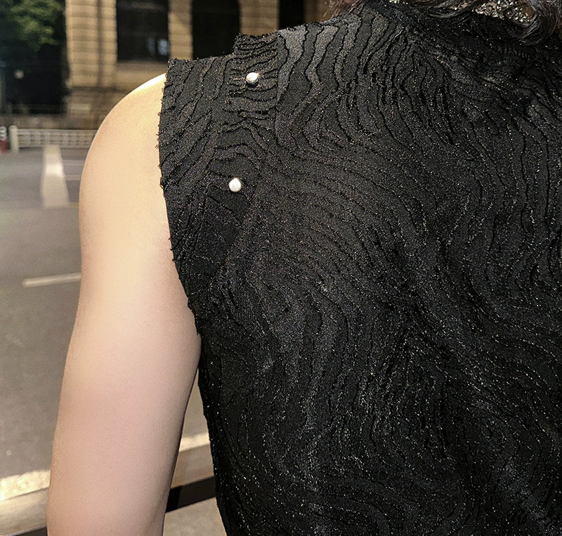 Textured Sleeveless Shirt