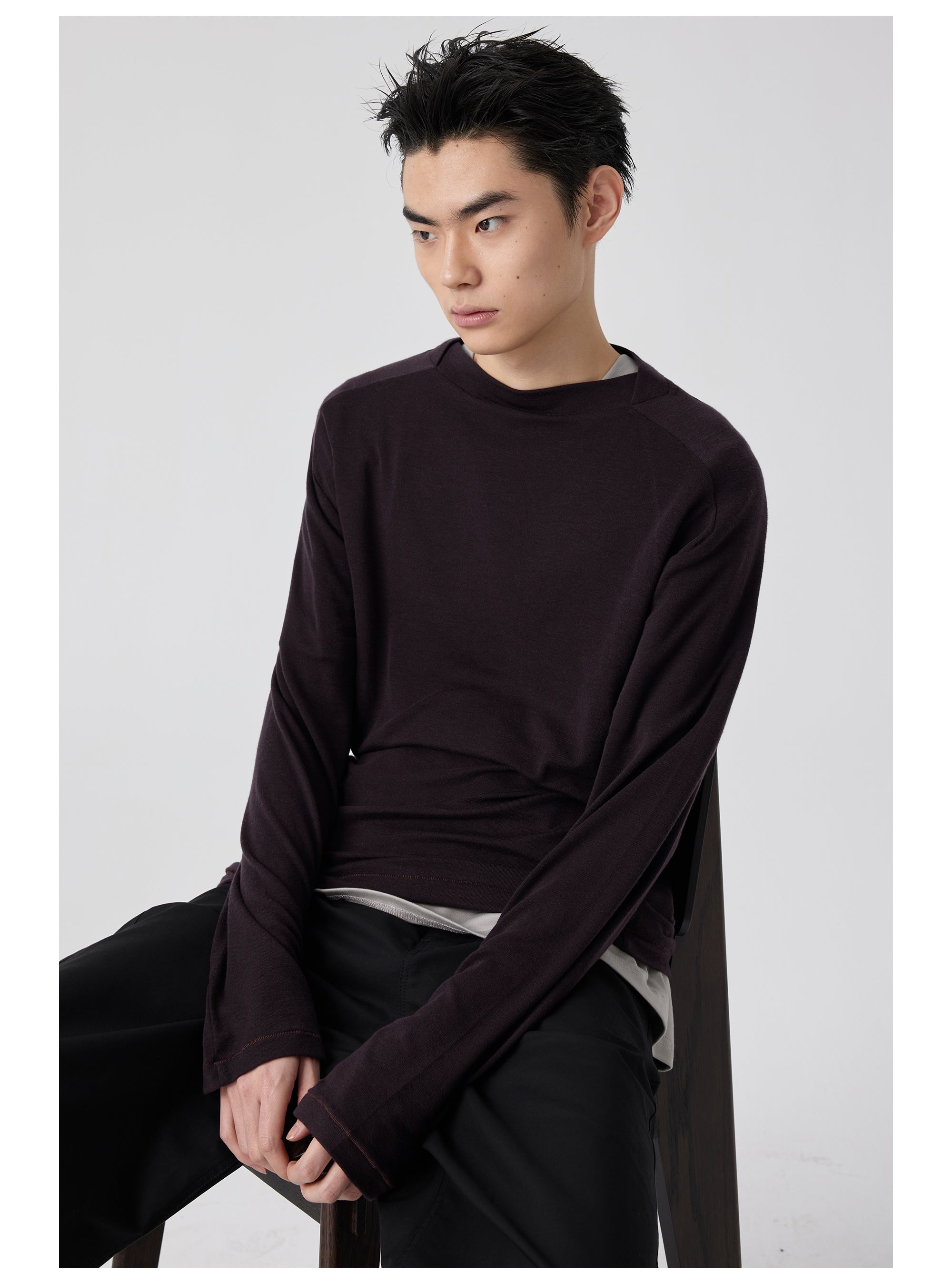 스트레이트넥 티셔츠