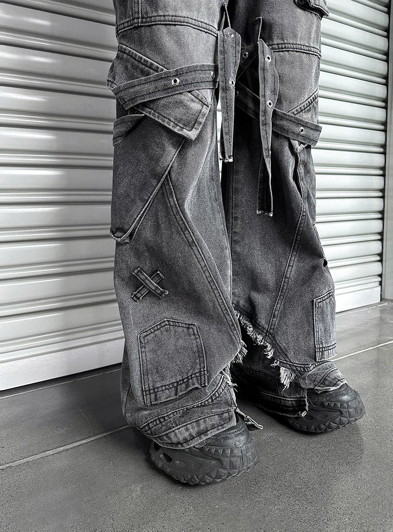 Grayscale Ruin Strapped-Cargo Flares