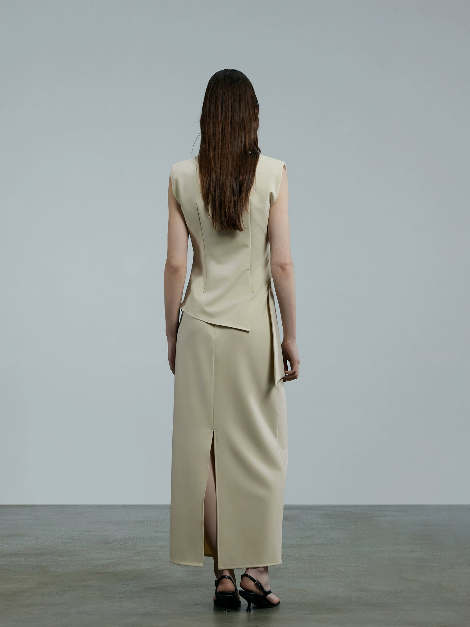 슬리브리스 V넥 롱스커트 슈트