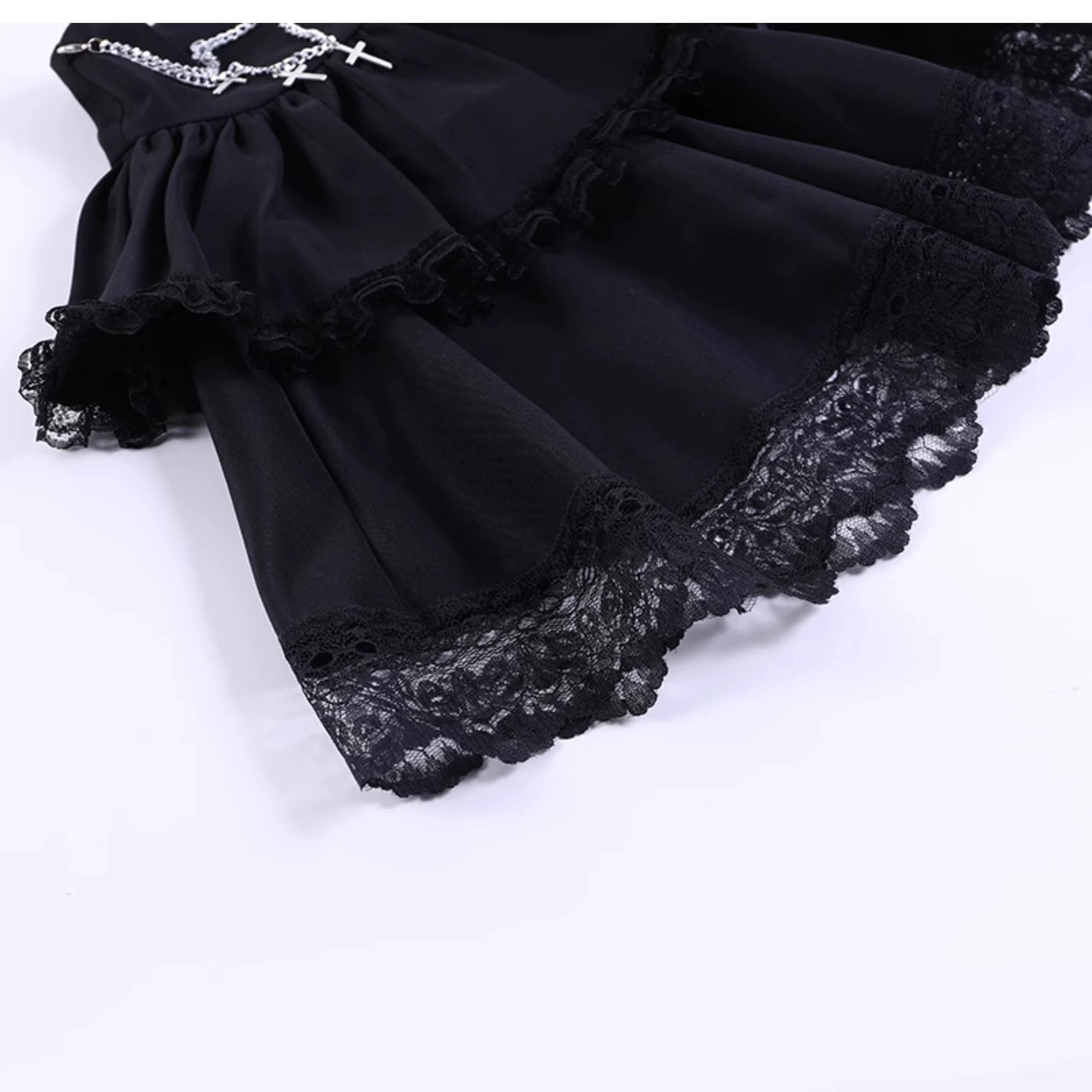 Wannathis Gothic Lolita Mini Jupe - Rouffle noire à la taille à lacets et chaînes transversales