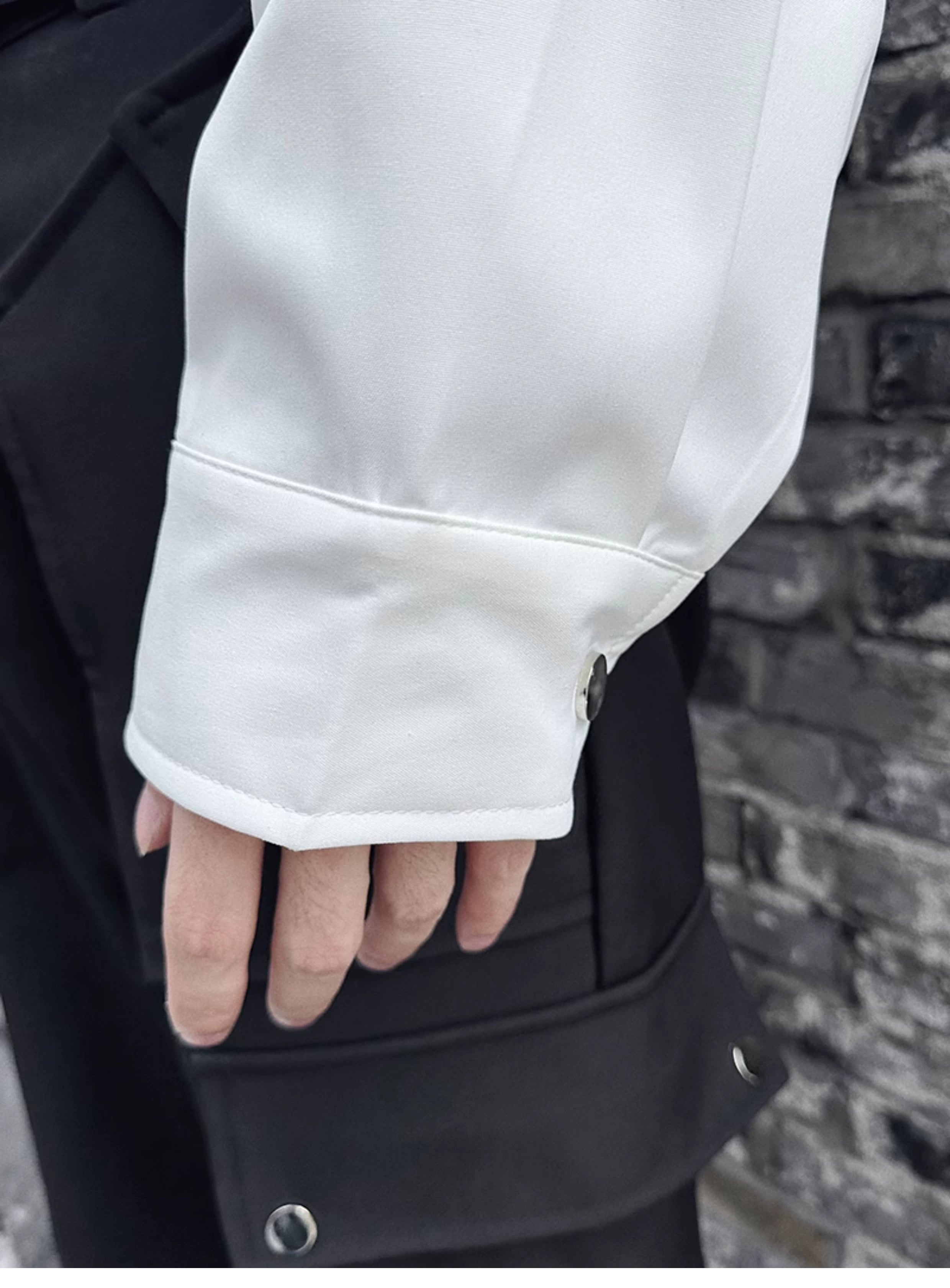 Detachable Sleeve Shirt