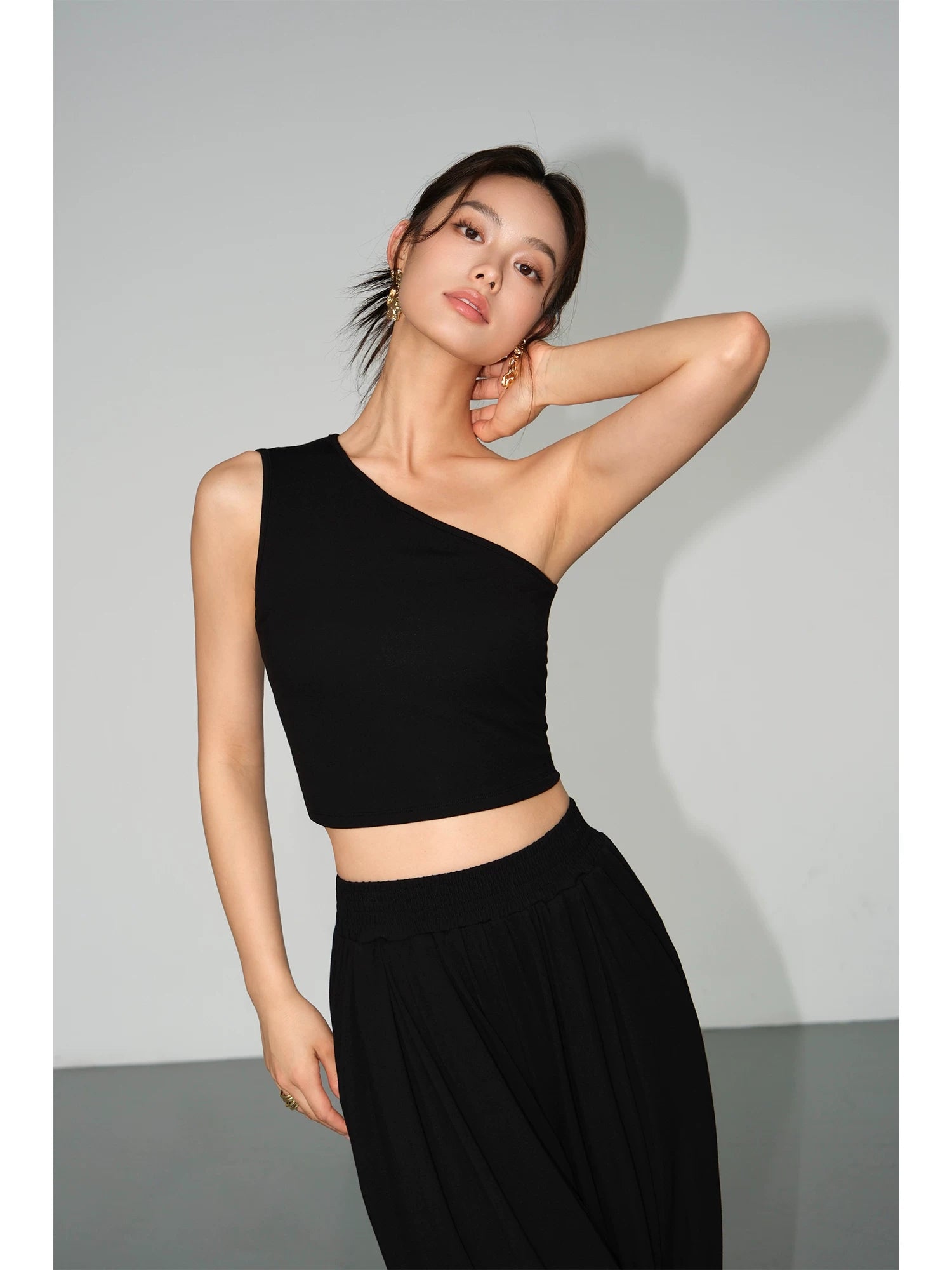 Asymmetry Chic One‑Shoulder Crop Top