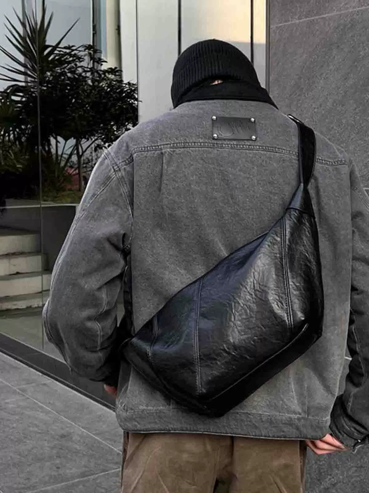 Obsidian Curve Crossbody Sling