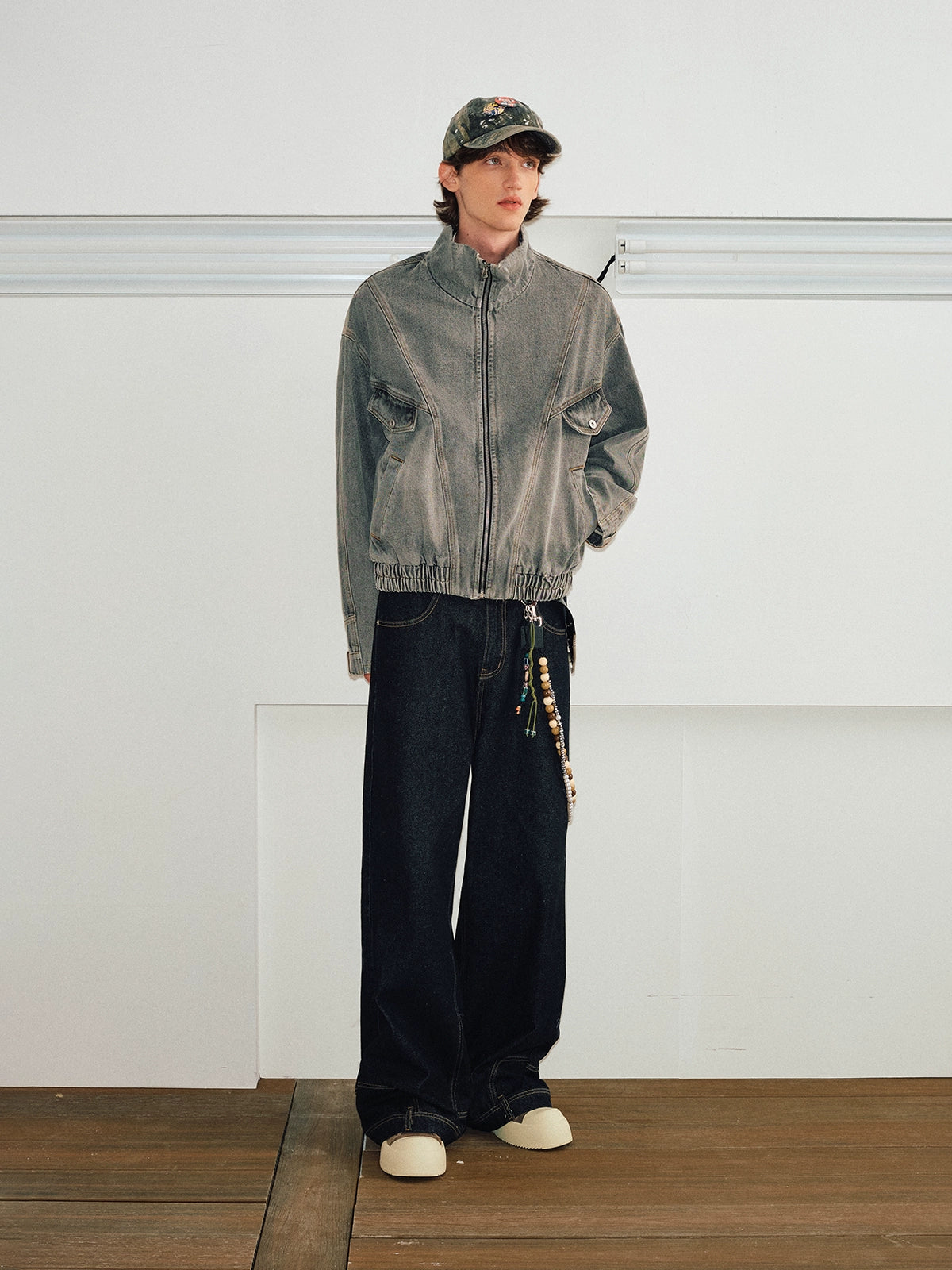 Wide-Leg Black Denim Jeans with Back Patch Pocket