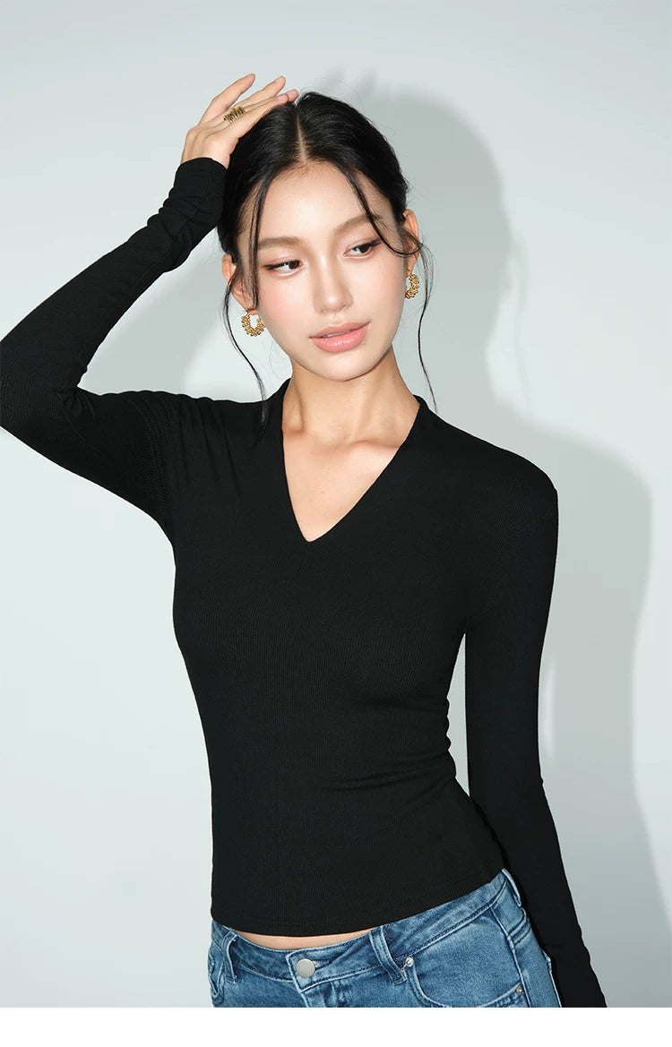 Merlot Line V‑Neck Ribbed Top