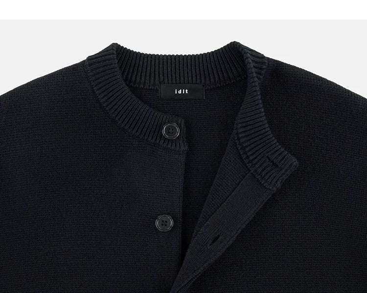 Minimal Crest Knit Cardigan