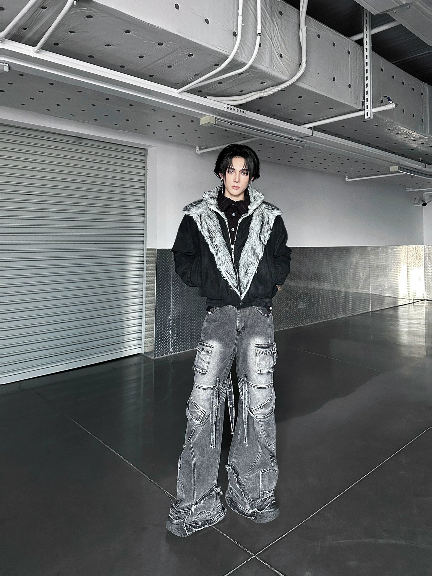 Grayscale Ruin Strapped-Cargo Flares