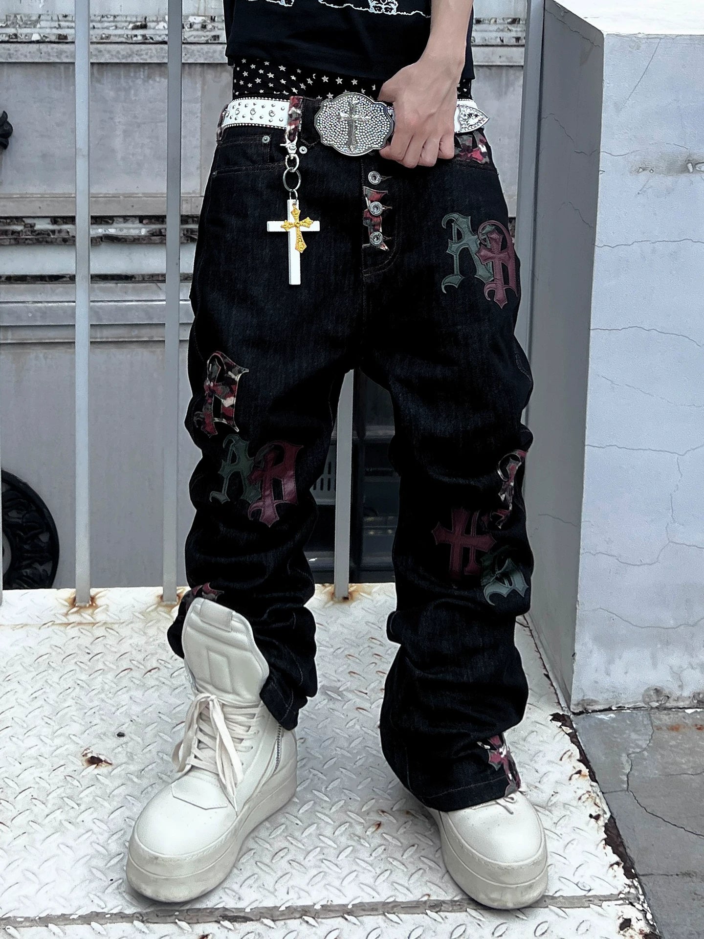 Gothic Letter Appliqué Straight-Leg Denim Jeans