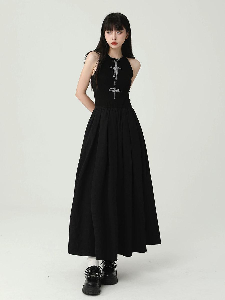 Ladyghost 고딕 슬리브리스 맥시 드레스 - 여성용 블랙 A라인 가운, 크로스 펜던트 및 펜타그램 벨트