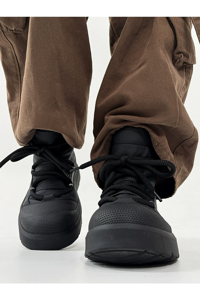 Black Winter Boots with Chunky Soles and Fleece Lining