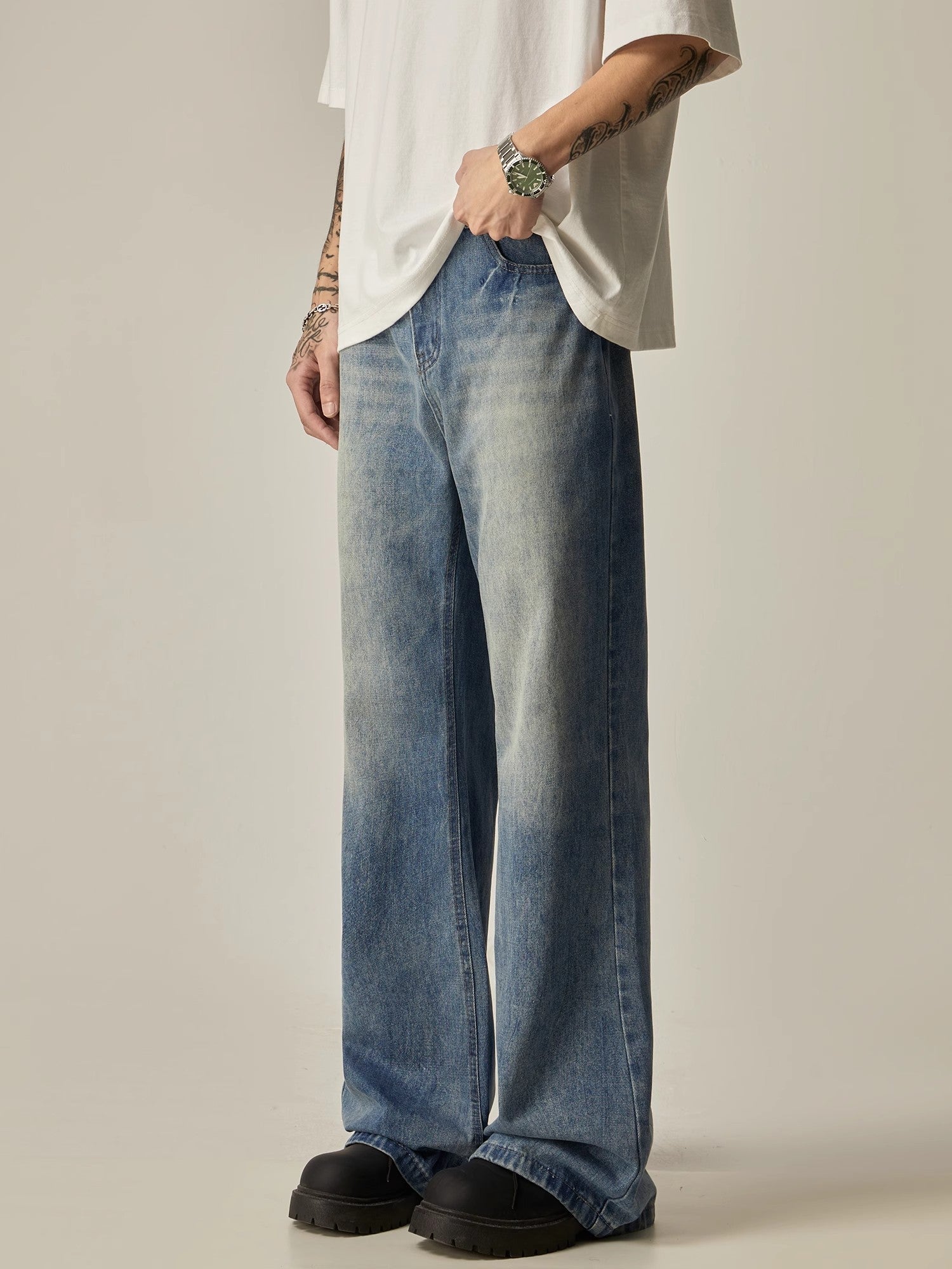 Jeans de lavado con luz acampanada retro de gran altura