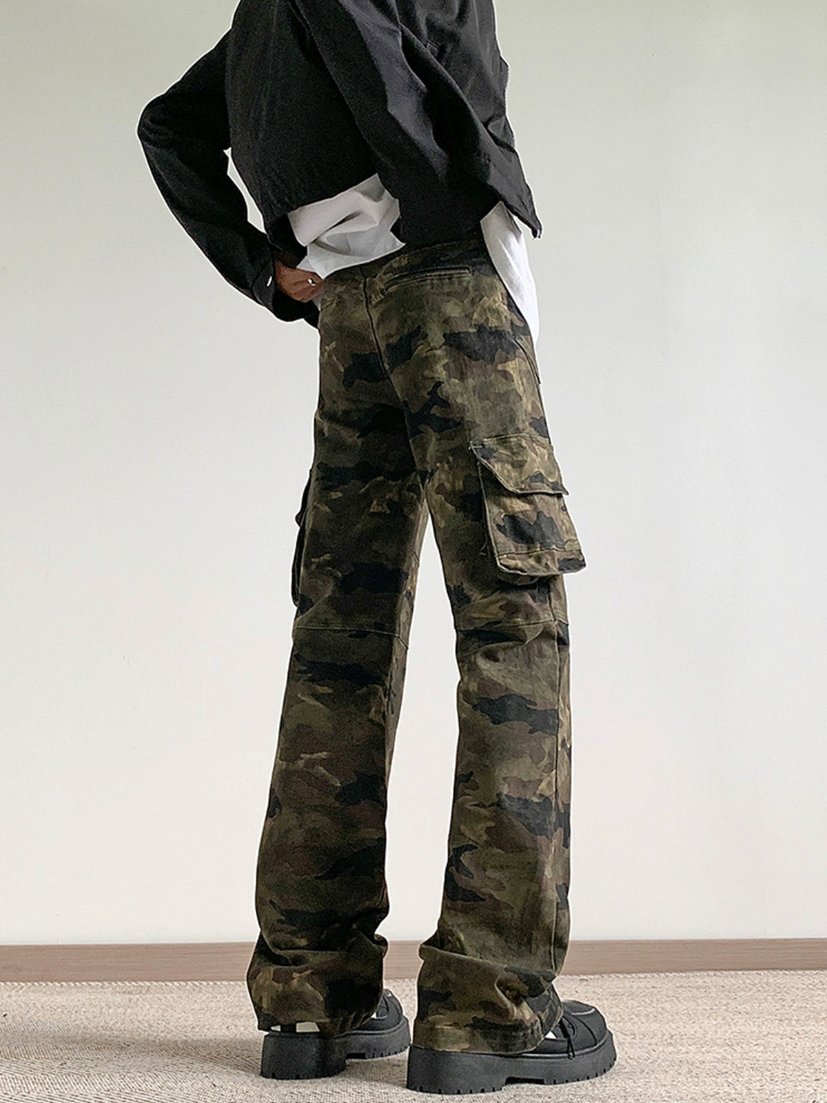 Wide-Leg Camo Cargo Pants with Side Pockets