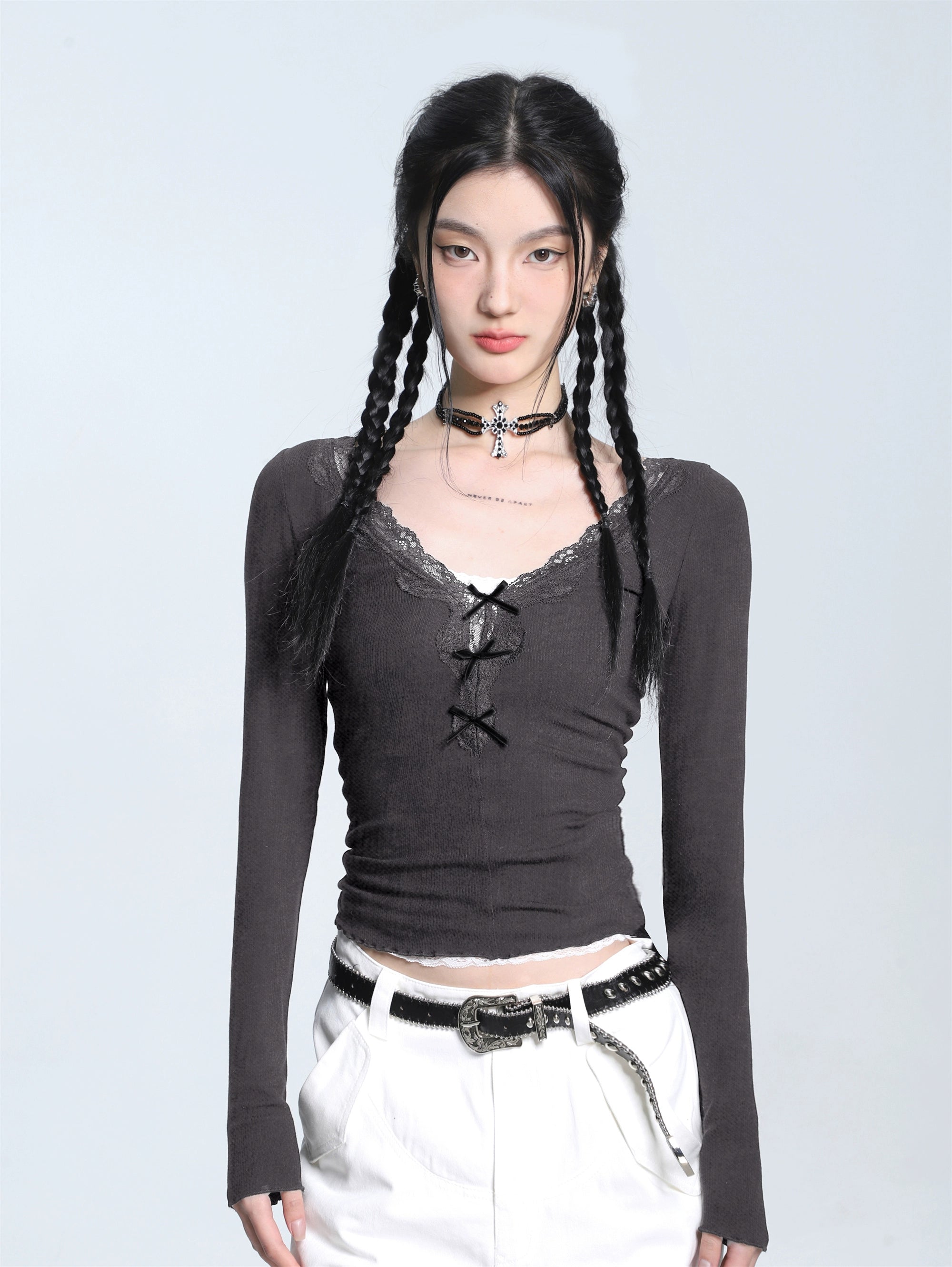 리본 레이스 트림 V넥 롱슬리브 니트 스웨터