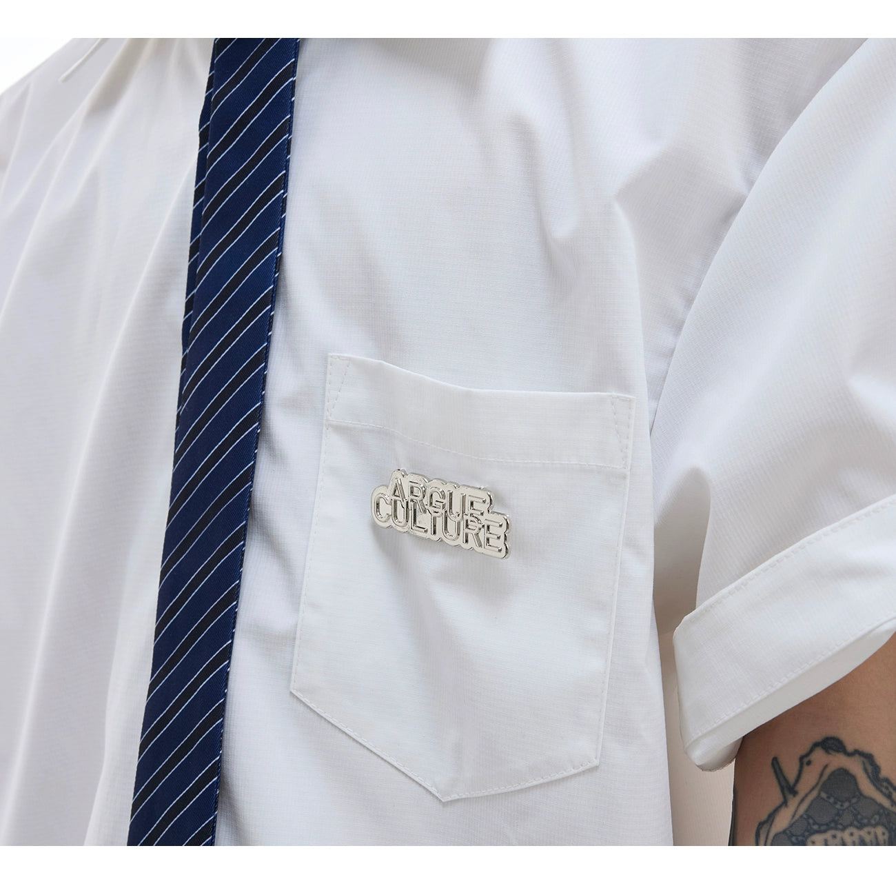 White Short Sleeve Shirt With Tie