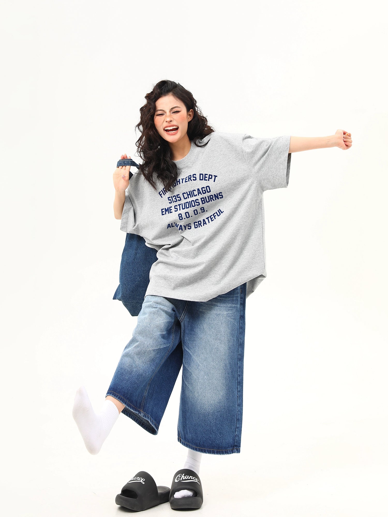 Grateful Chicago Lettering Gray Tee