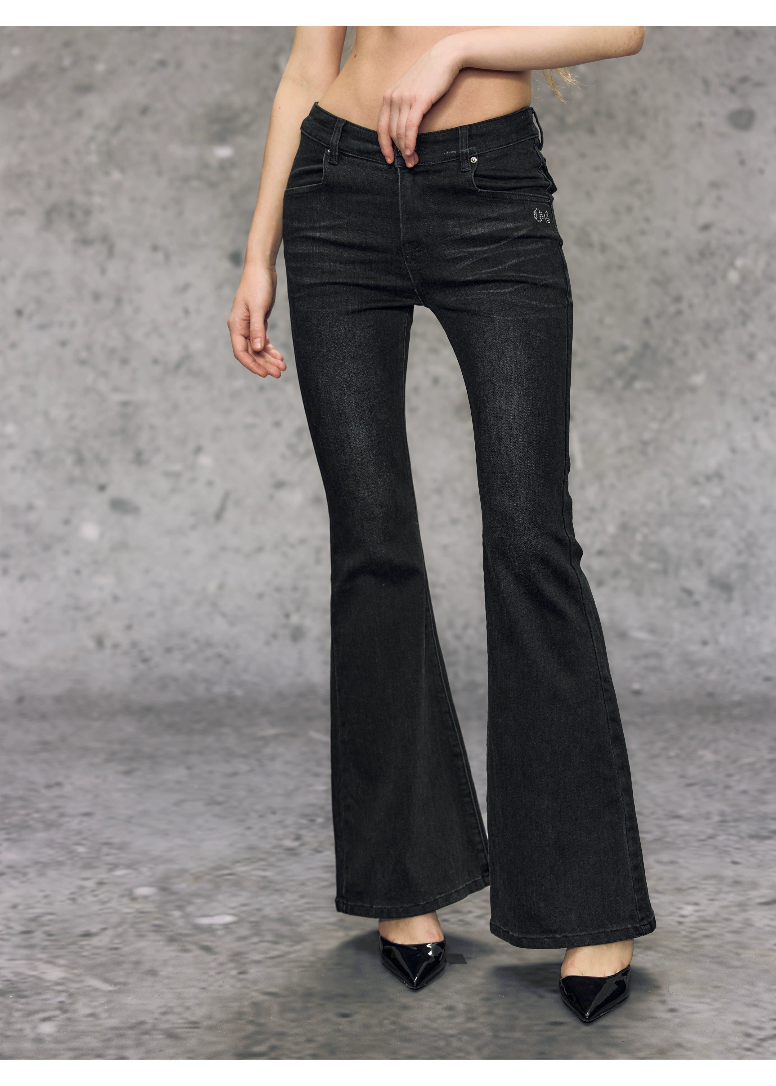 Jean micro-flare noir et bleu