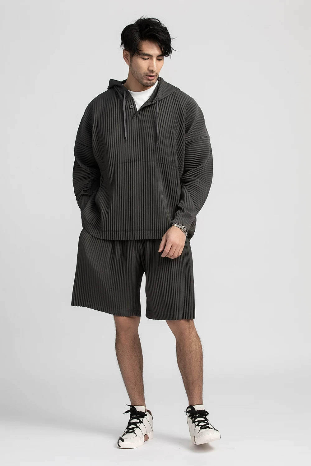 Glacier Wave Pleated Tech Shorts