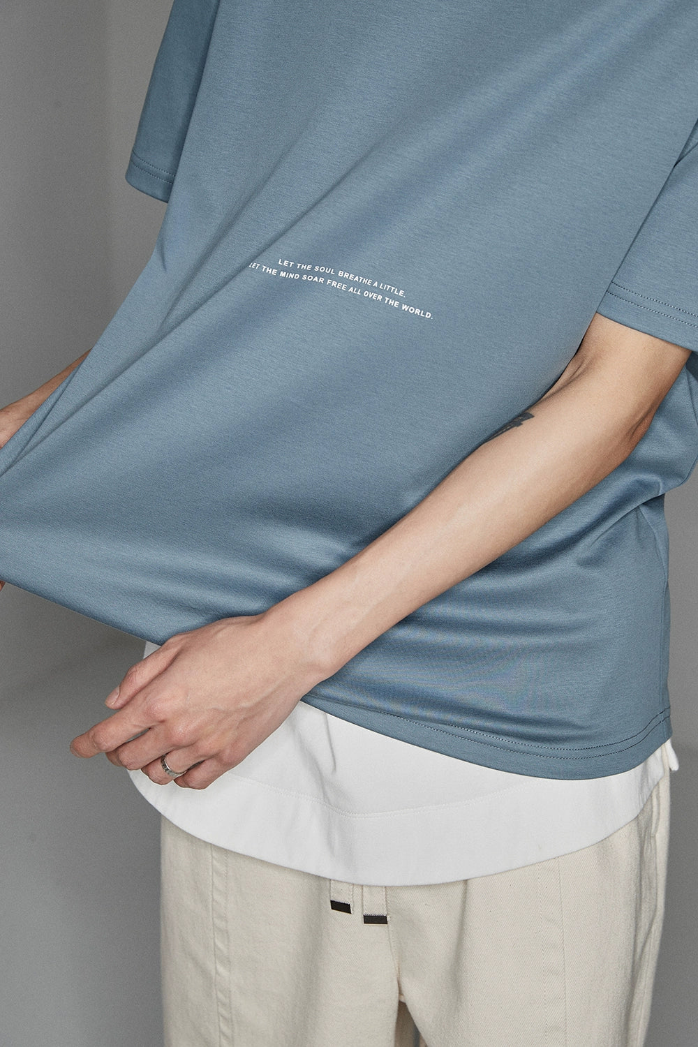 TEE estándar de impresión de letra de bloque de color