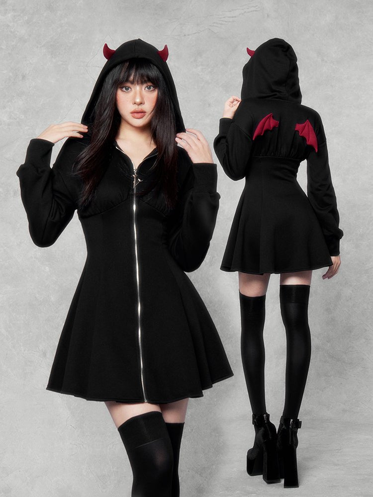 Vestido de sudadera con capucha del ala de diablo