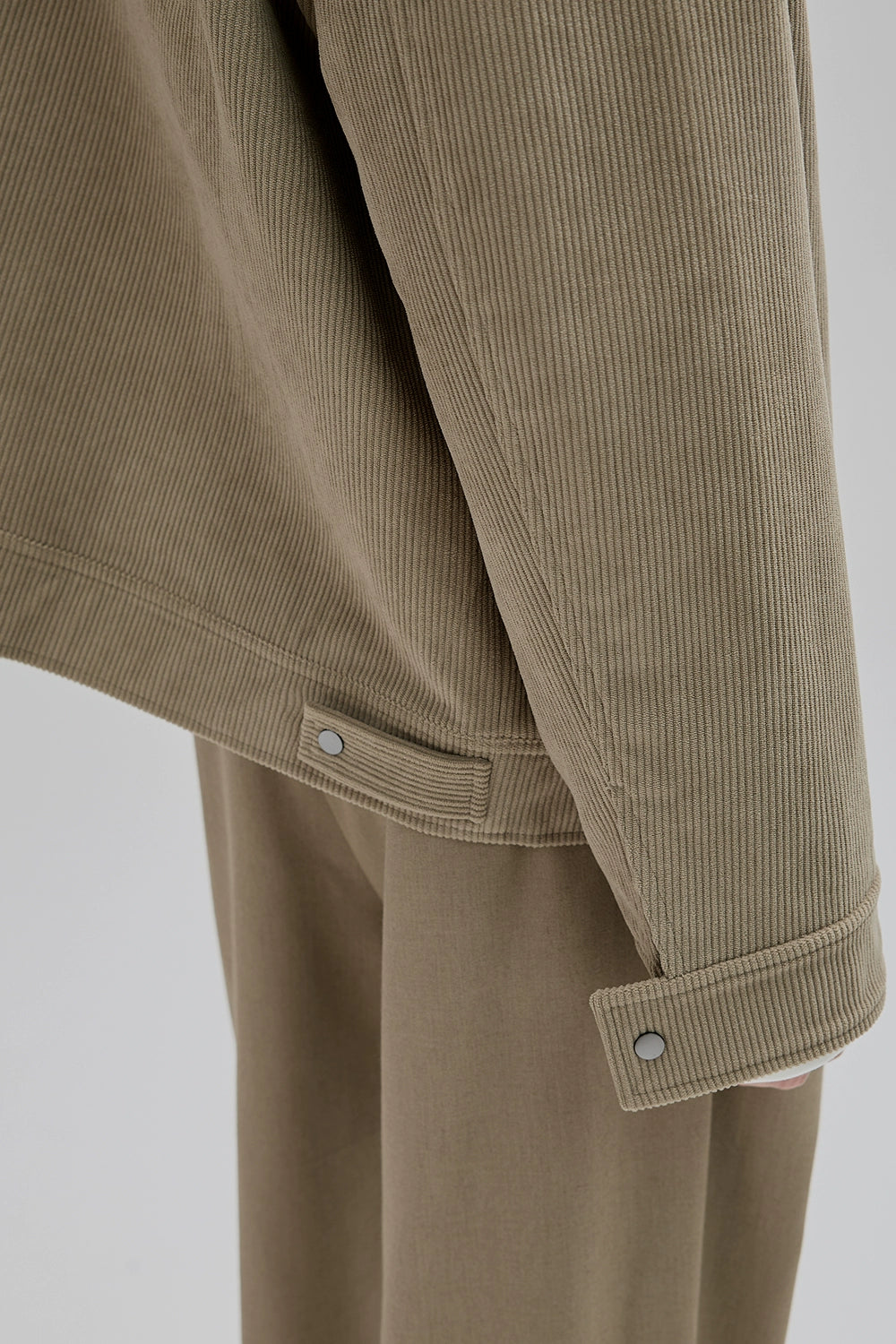 Chaqueta corta de collar cuadrado de prensa-stud