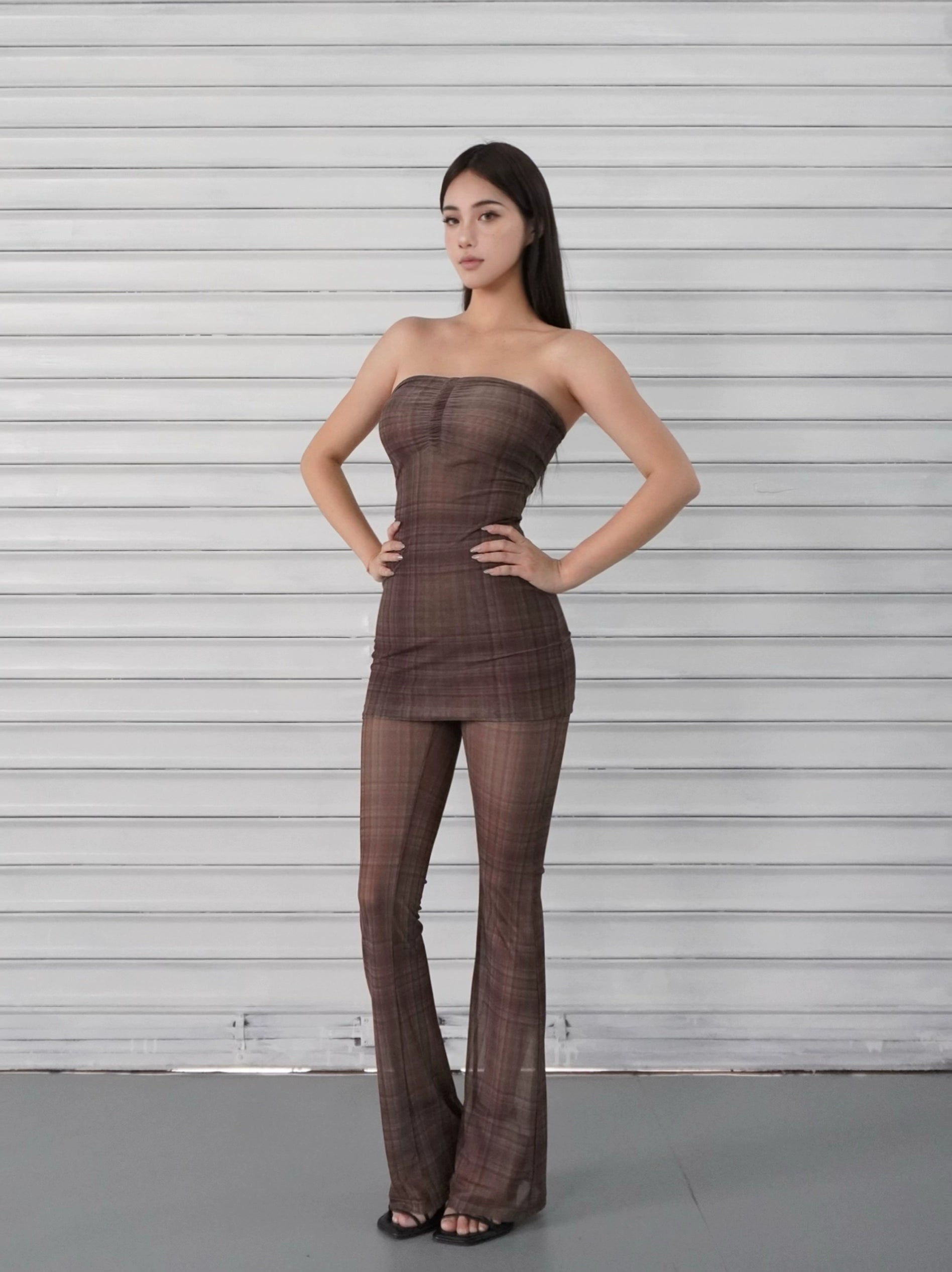 Dunkelbraune karierte Bustier -Kleiderhose