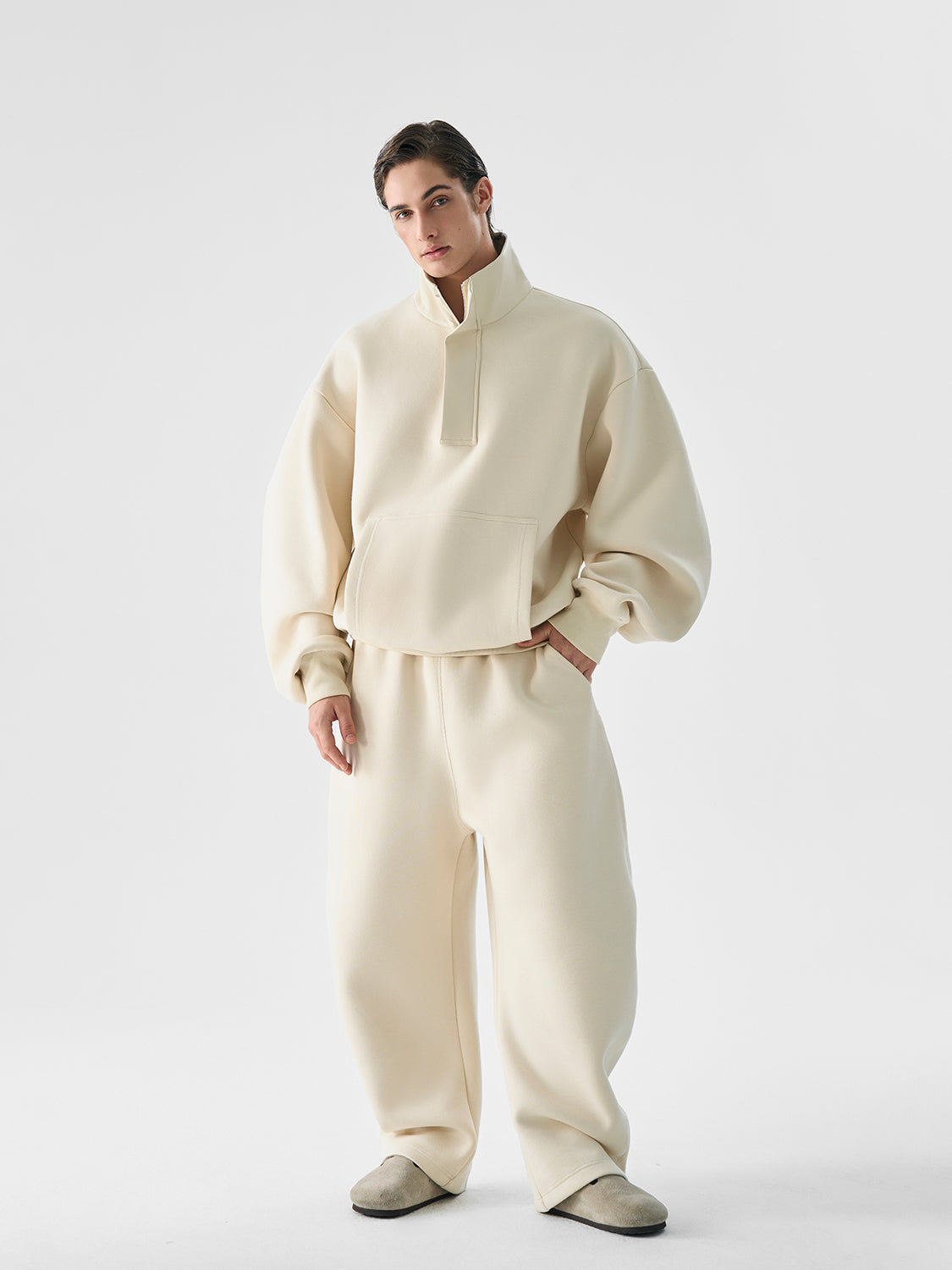 Oversize Minimalist Fleece Lounge Sweatshirt and Pants Setup